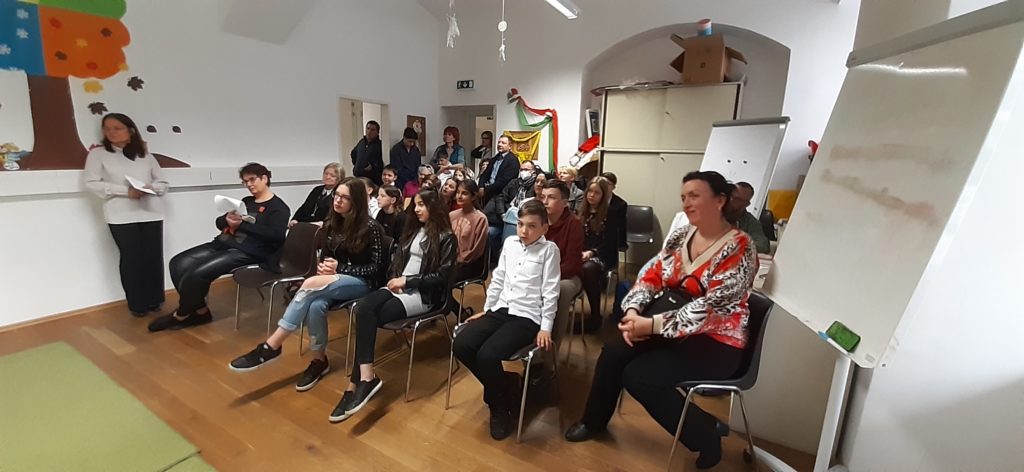 Mesemondó- és Szavalóverseny az AMAPED-ben