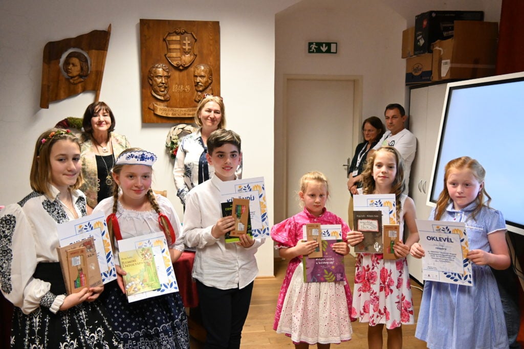 15. jubileumi Mesemondó- és Szavalóverseny az AMAPED-ben